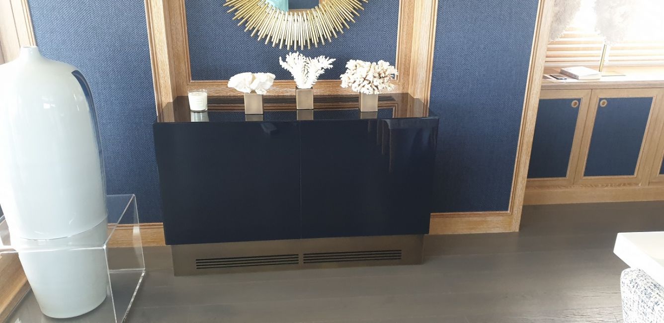 Έπιπλο μπλε λάκα γυαλιστερή