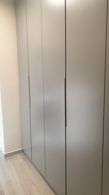 Ντουλάπα λάκα